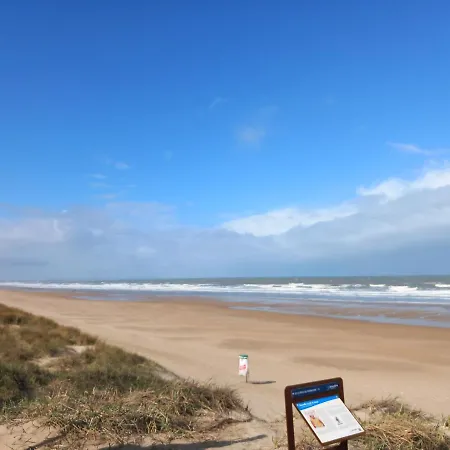 Appartement Cabourg Plage Apartment *